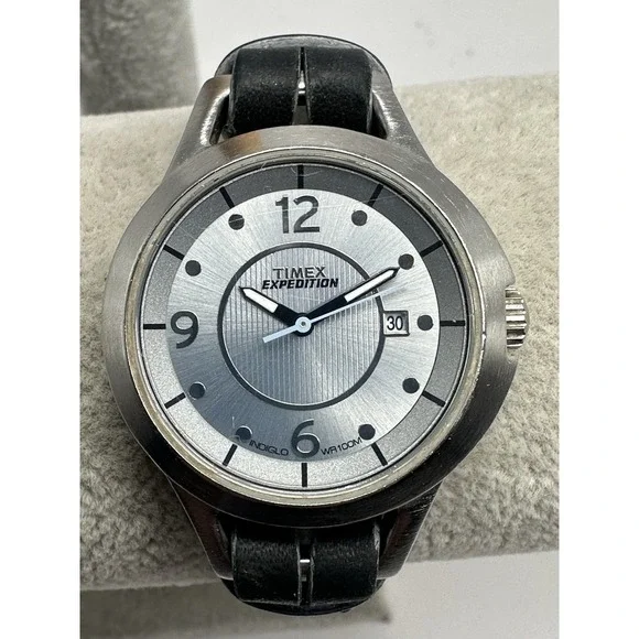 TIMEX Expedition 957-S2‎ Ladies Watch New Battery 33MM 7.5