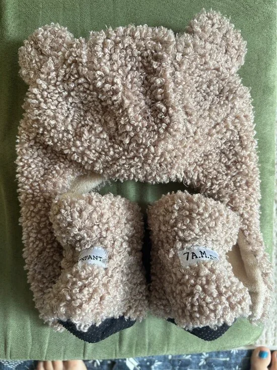 Baby 7A.M. Enfant Hat and Booties
