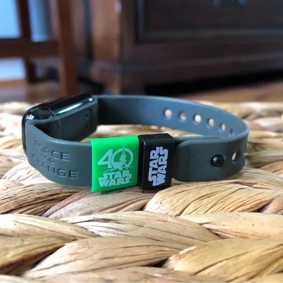 UNICEF: Force for change Star Wars 40th Anniversary Kids digital fitness band