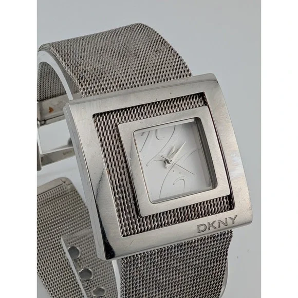 DKNY Watch Women 35mm Case Silver Mesh Metal Band NY4302- New Battery‎