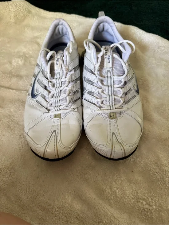 Woman’s nike Shox