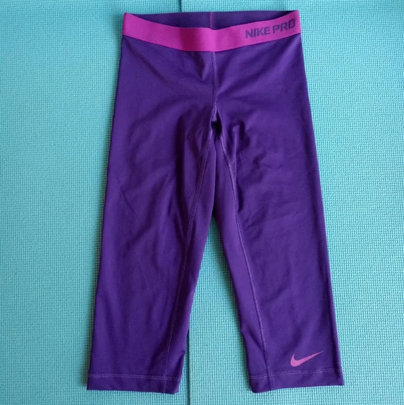 Nike PRO DRI-FIT Sport Capri leggings Size XS