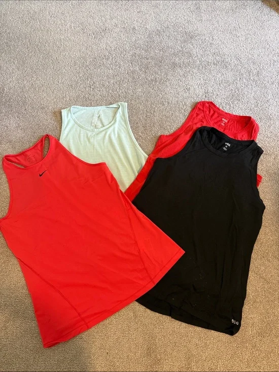 Athletic Tank Tops - Sleeveless Performance Top