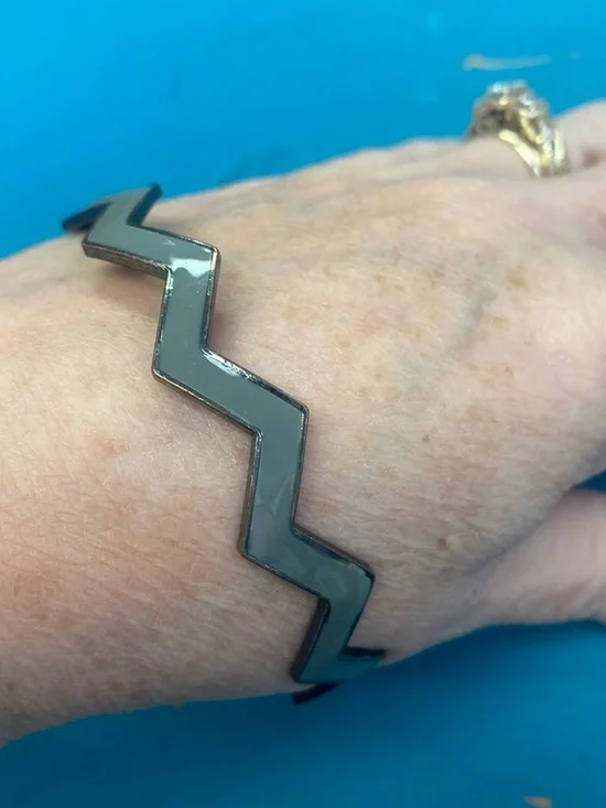 Gray Zigzag bangle