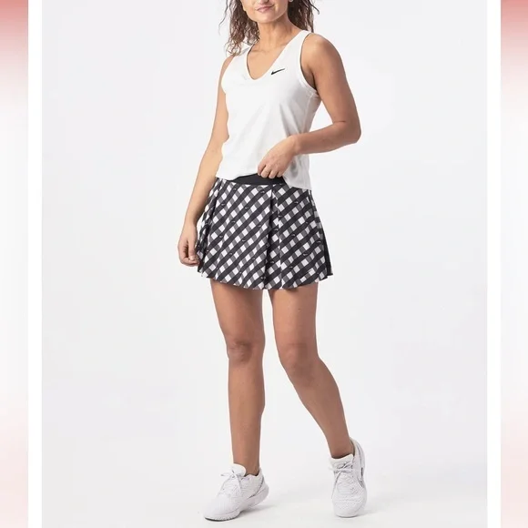 Nike Dri-FIT sz XL black & White logo check print Club Performance Tennis skort