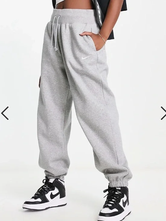 Nike oversized sweatpants