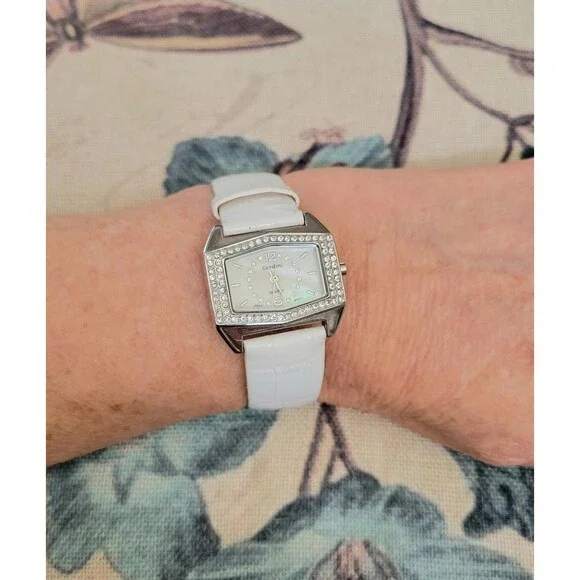 Vintage Cardini Elegant Dress Watch - White Croc-Embossed Leather Strap