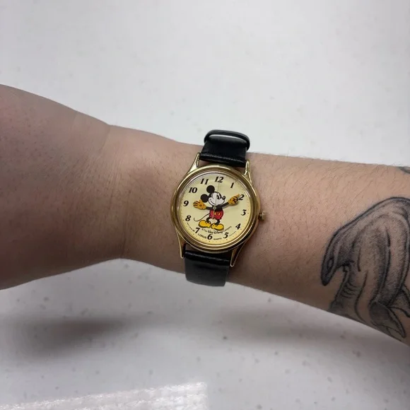 Vintage Lorus Disney Mickey Mouse Quartz Black Leather and Gold-Tone Watch