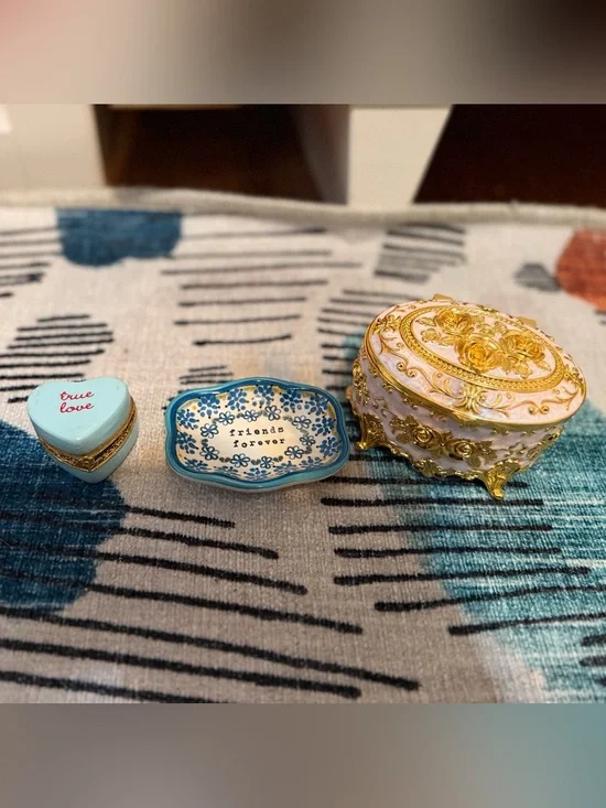 Set of three jewelry holders