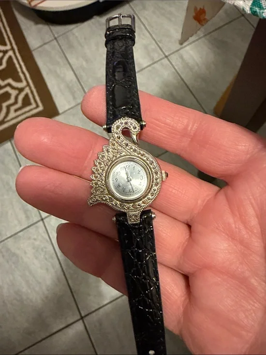 Vintage AvonSwan-Shaped Crystal Accent Watch in Black/Silver; needs 10$ battery