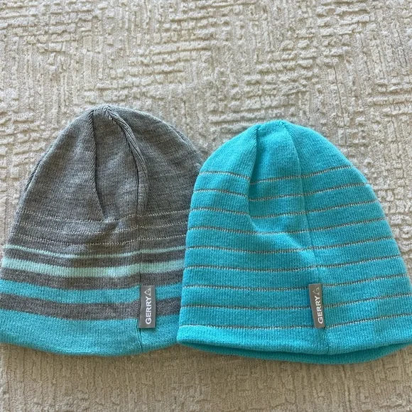 NWT Girls Gerry Blue Gray Winter Hat Set