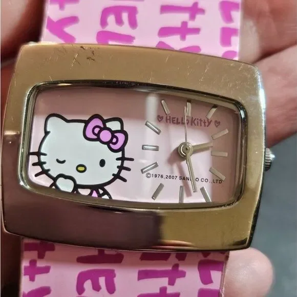 *Sale* Pink and silver tone Hello Kitty watch needs battery