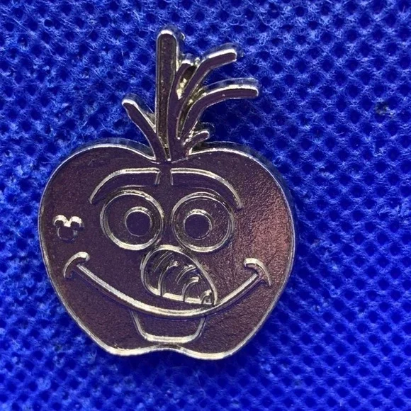 2015 CAST ONLY Frozen Olaf Disney pins apple shape silver chaser hidden mickey