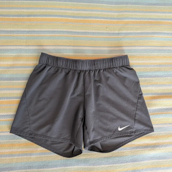 ⭐ Nike Dri-Fit Gray Athletic Shorts Medium