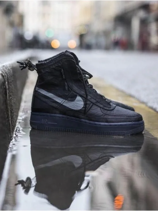 Like New RARE Women’s 9 Black Shell Waterproof Air Force 1 AF1