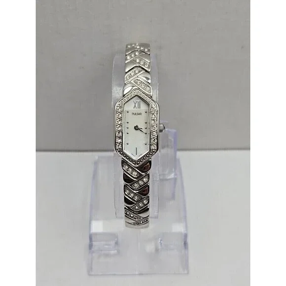 Pulsar 1N00 X204 Ladies Hexagon Crystal Accent MOP Dial Quartz Watch New Battery