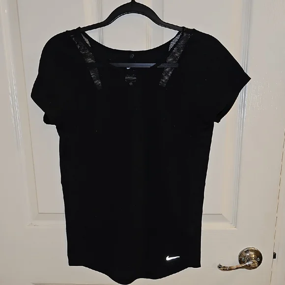 Nike Black Short-Sleeve Women's Athletic Tee with Mesh Details