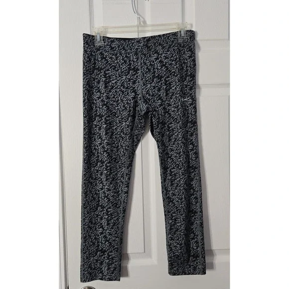Nike Woman Leggings Ankle Length‎ Size Medium