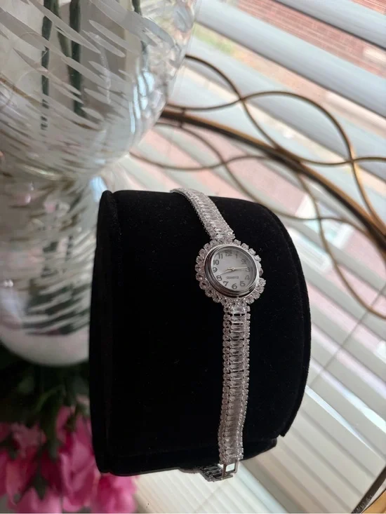 Silver tone  Women's Bracelet Watch