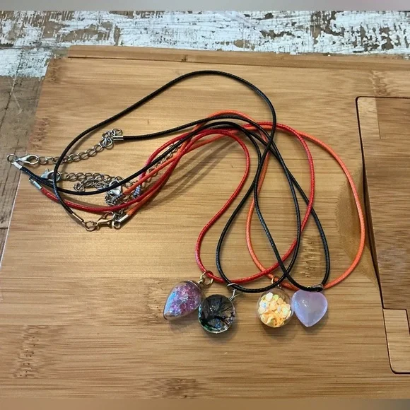 Set of 4 Pendant Necklace