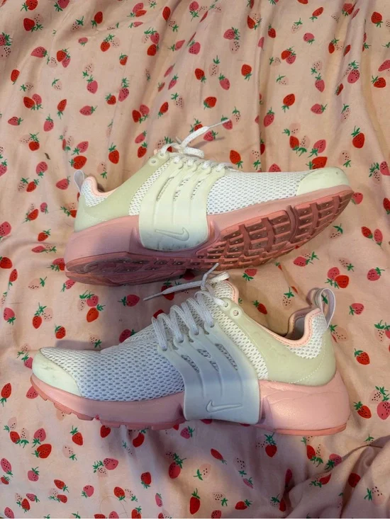 Nike 👟 Women's presto Sneakers