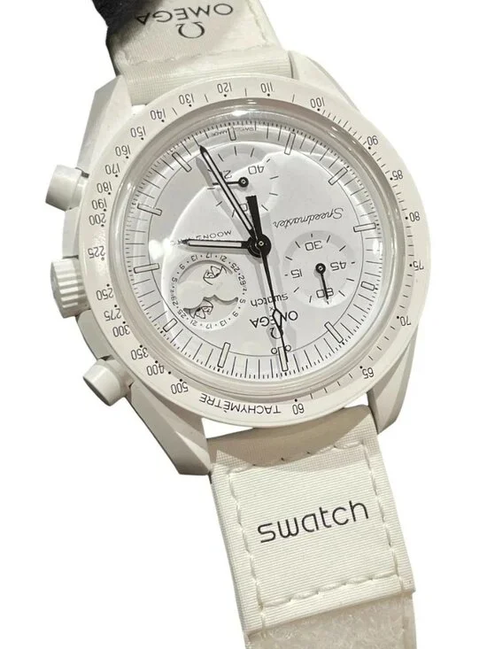 Omega x Swatch Moonwatch Snoopy Collab Watch S033W700 White