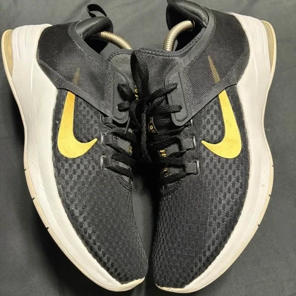 Nike Air Max Bella Black Gold Women's Training Shoes Size 11.5 Sneaker