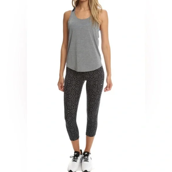 Nike Dri-Fit Starglass Epic Run‎ Women's Small Crops Gray Reflective Silver Sz M