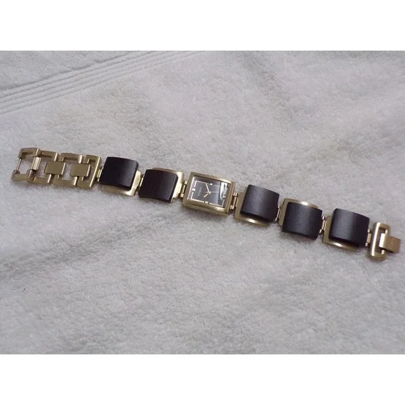 Fossil Womens Gold Tone Wood Inlay Link Bracelet‎ Rectangular Black Dial Watch