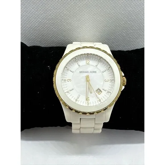 Michael Kors MM5249 Women's White Acrylic Analog Dial Quartz Wrist Watch JNA282