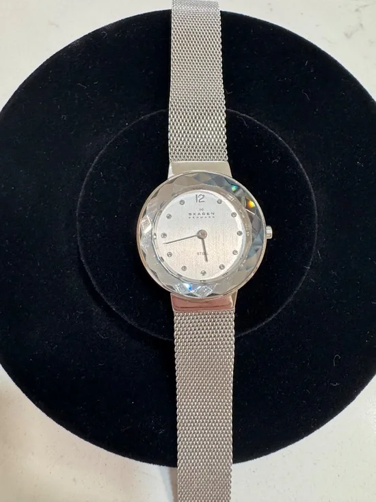 SKAGEN Leonora Crystal Stainless Steel Watch Crystal Bezel & Quartz Preowned