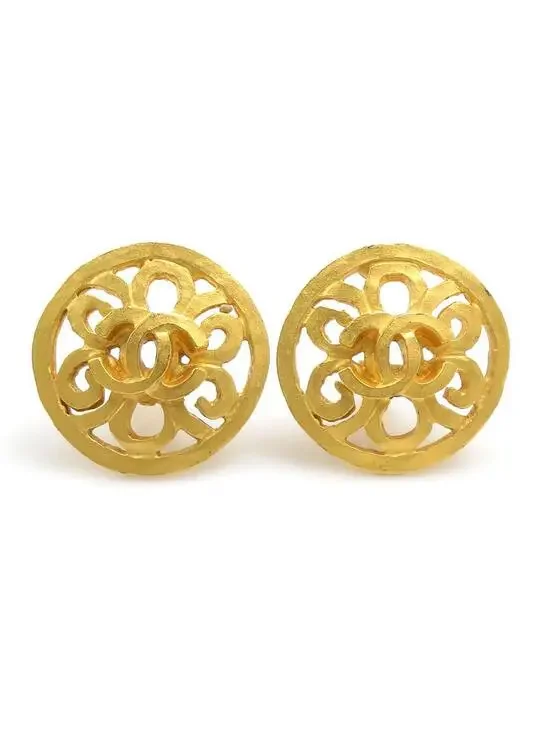 Auth Chanel Vintage Cc Logo Clip On #303024C42B