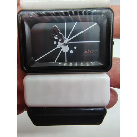 Nixon The Love Hotness The Vega Women's Watch 43mm