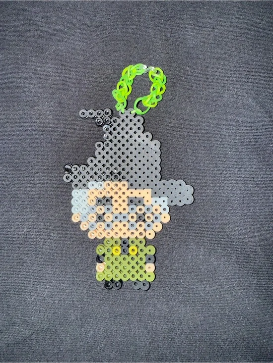 Professor Mcgonagall- Green, White, Grey, & Black Keychain
