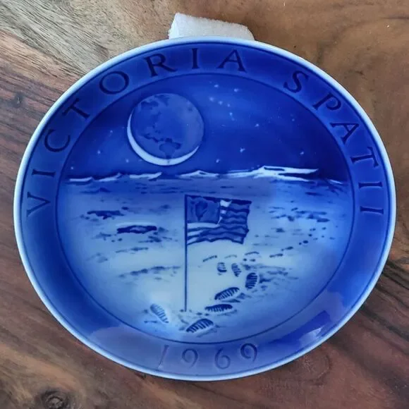 1969 Royal Copenhagen Moon Landing Collectible Plate Victoria Spatii Blue 7.25
