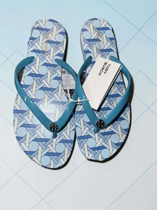 Tory Burch Chelsea flip flops  Size 7 NWT!