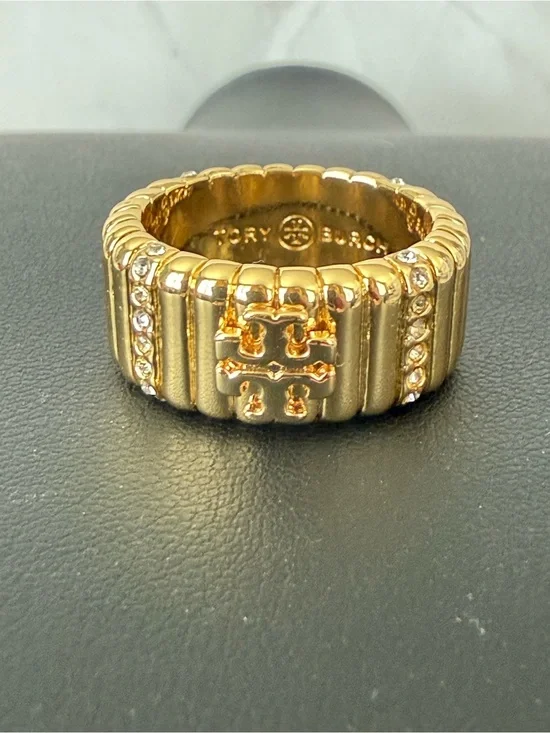 Tory Burch | Gold Logo Ribbed Crystal Accent Ring | Size 8