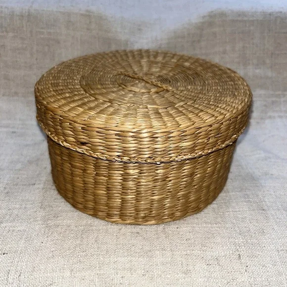 Woven Basket with Lid 6-inch Diameter‎