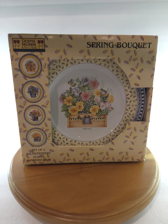 Vintage 1999 Sakura Debbie Mumm Spring Bouquet Salad Dessert Plates Set of 4 NIB