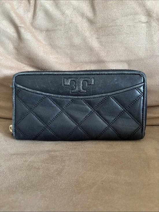 Tory Burch Black Quilted Zip Wallet