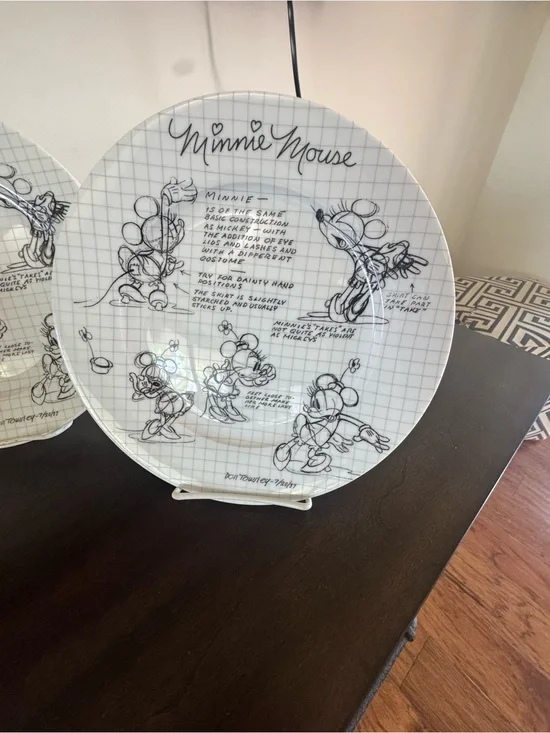 DISNEY “MICKEY & MINNIE” MOUSE  “SKETCHBOOK”  DINNER PLATES  SET OF 4