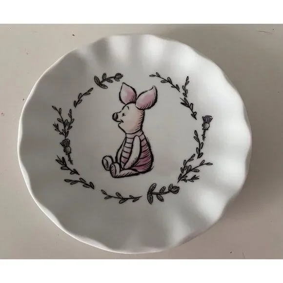 Disney Winnie The Pooh Piglet Walking Along‎ Scalloped Ceramic Salad Plate NEW