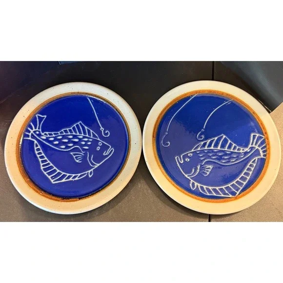 Ahna Iredale Studio Pottery 2 Plates Blue White Fish Sgraffito Alaska Artist 9