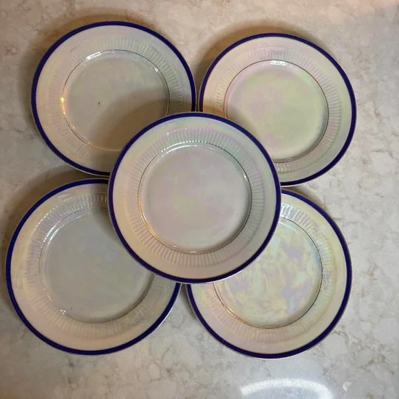 Set of 5 vintage white and blue dinner plates with gold accents