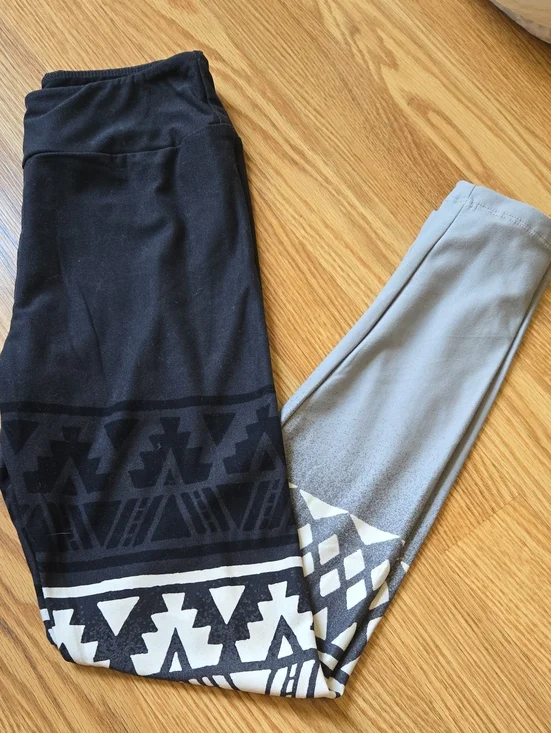 Black/Gray Print Leggings