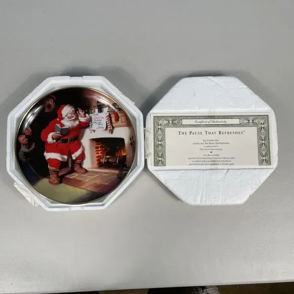 1993 The Franklin Mint “The Pause That Refreshes” Santa Holiday Coca-Cola Plate