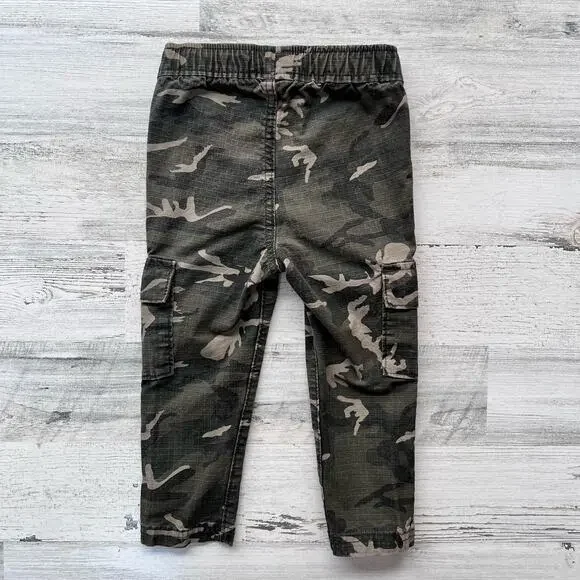 🍄 3/$15 Old Navy Boys Camo Cargo Pull-On Pants Size 2T Green Drawstring