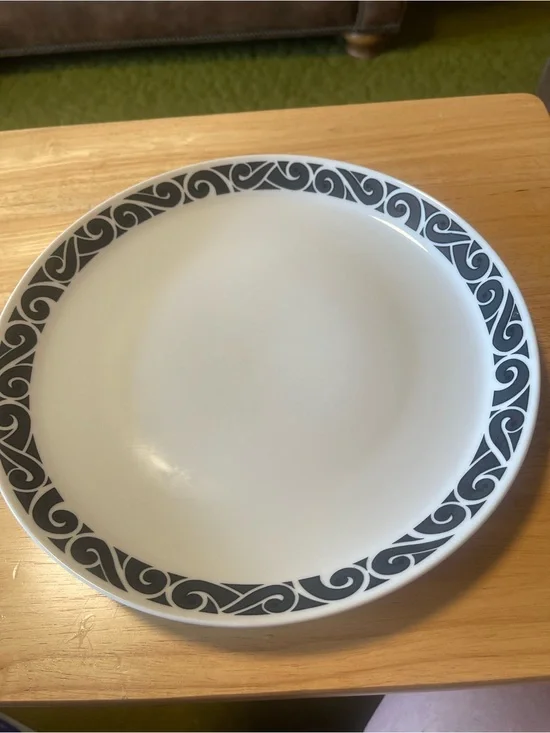 MIKASA Noir 5003 Pivotal  Ben Sibel Dinner Plate  10.5” Black/white