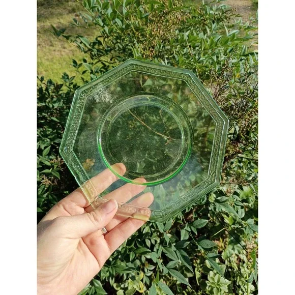 Uranium Green Glower 7 Inch Plate Small Chip Federal Glass?