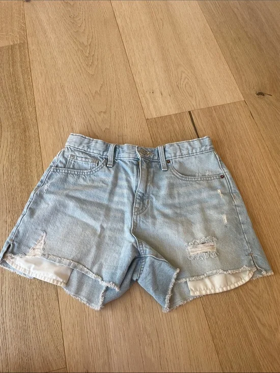 Kids Old Navy Light Wash Distressed Denim Shorts